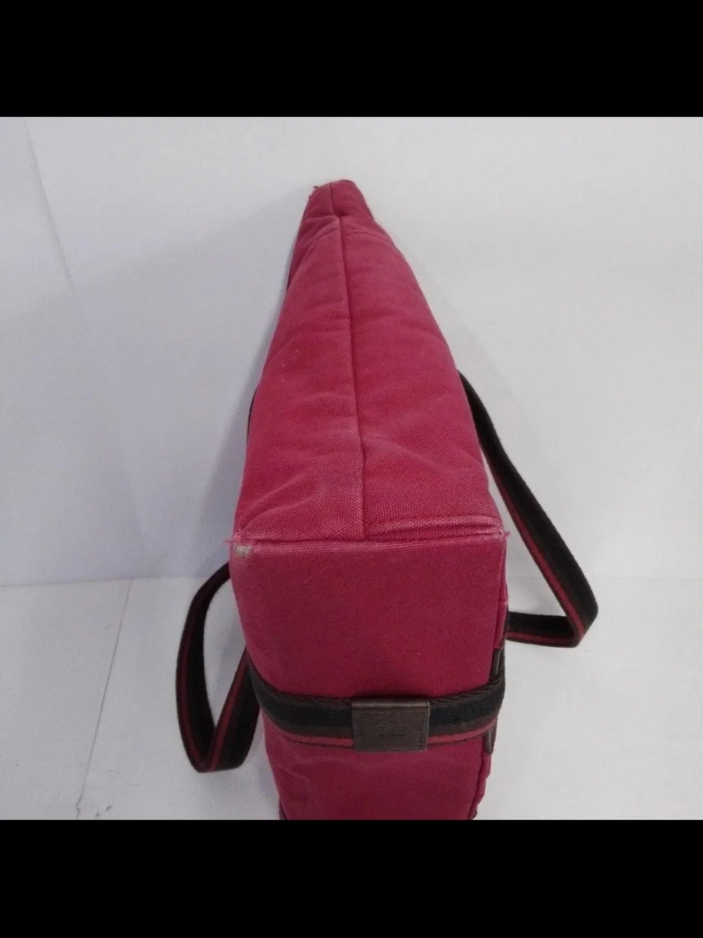 Hermes spacious messenger